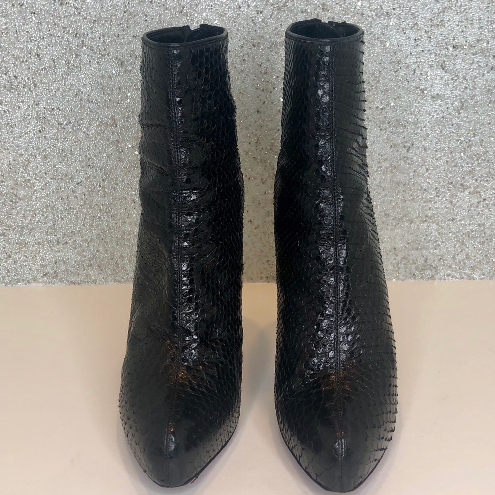 🔴 sold🔴 do not buy. Louboutin ankle boots 39 - Picture 5 of 8